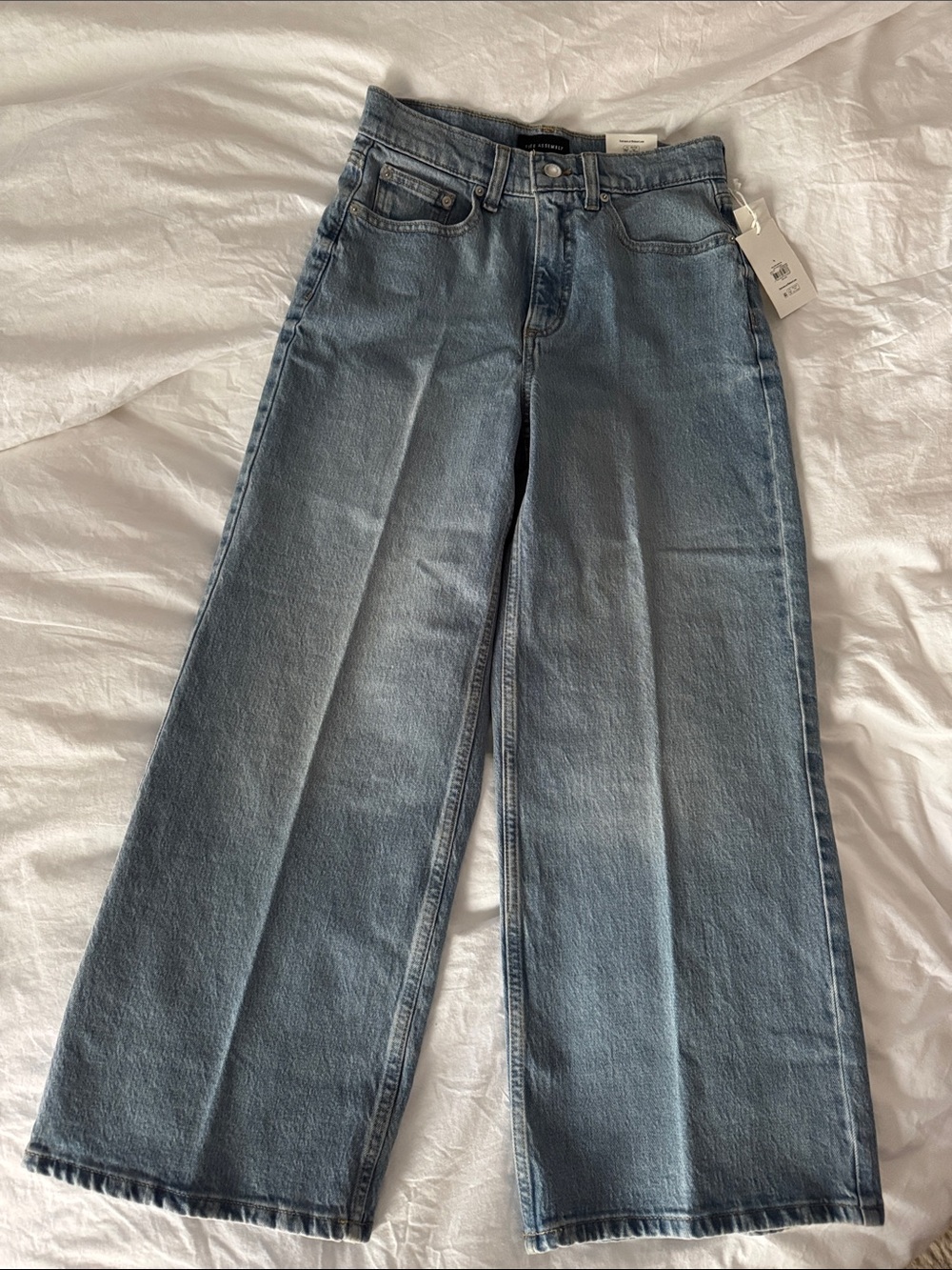 High-Rise Wide Leg Jeans in Light Blue Wash